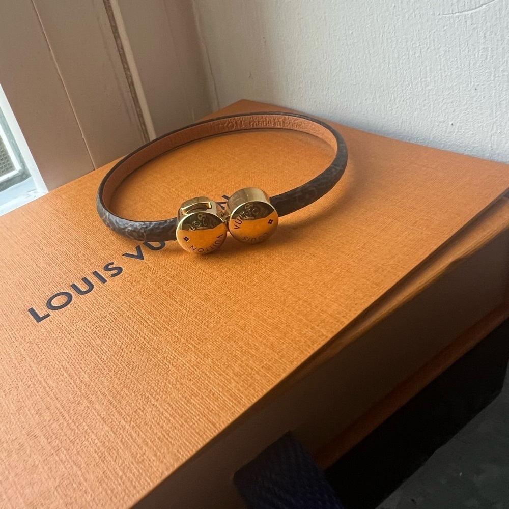 LOUIS VUITTON Historic mini monogram bracelet sz 17
